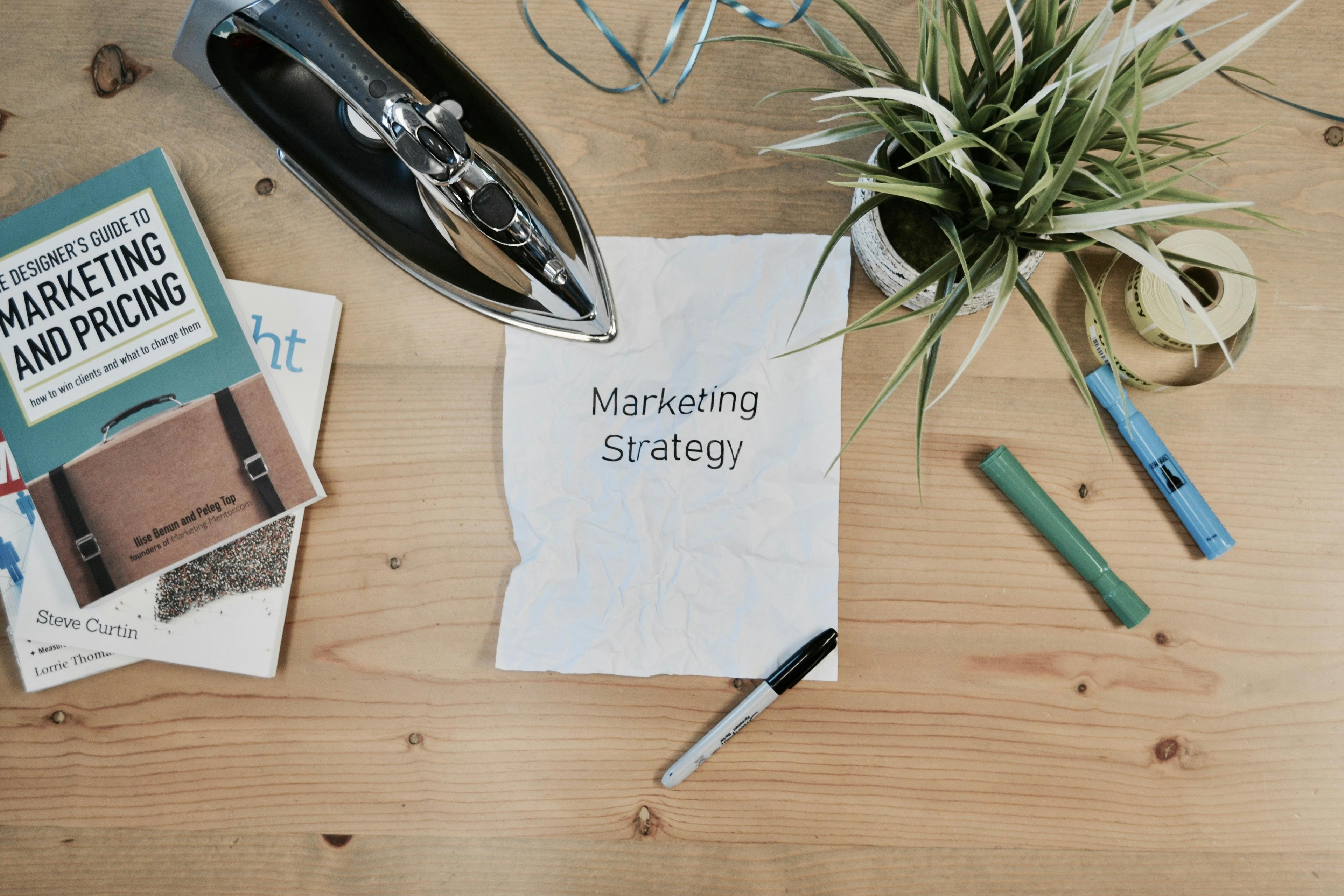 Marketing automation koncept med digital marknadsföring och teknologi